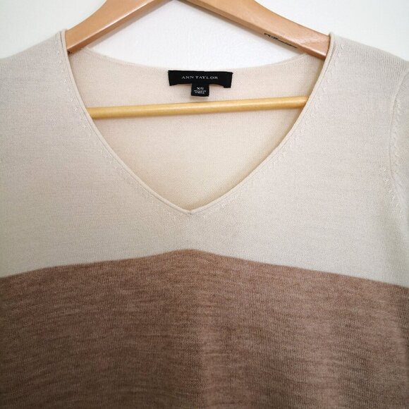 Ann Taylor Colorblock Sweater  Merino Wool Blend Cream/Tan Size XS - Picture 3 of 5